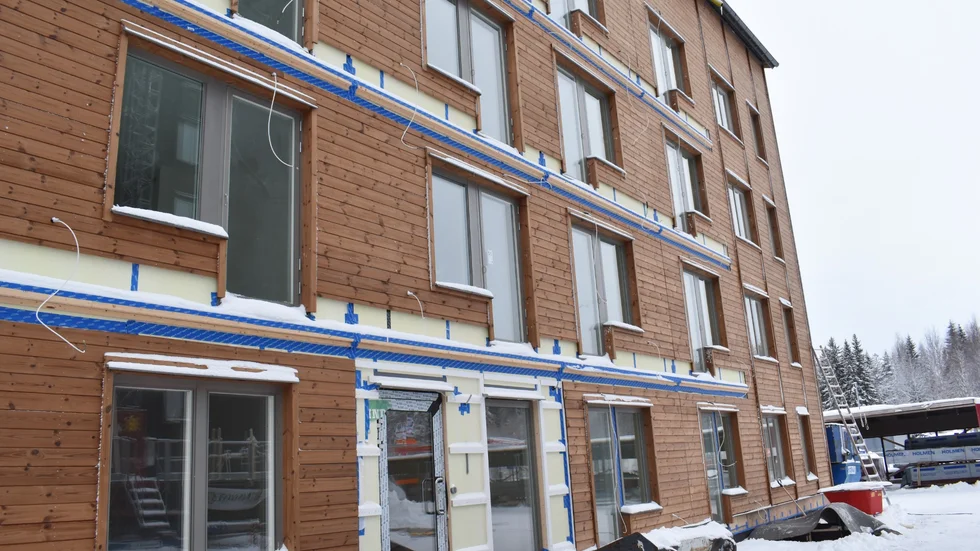 ”Inbromsningen, tvärstoppet, av bostadsbyggandet kan jag först och främst nämna då det är det tydligaste hotet mot att vi som kommun ska kunna uppfylla alla arbetsgivares önskan om att hitta boende till sin personal.”