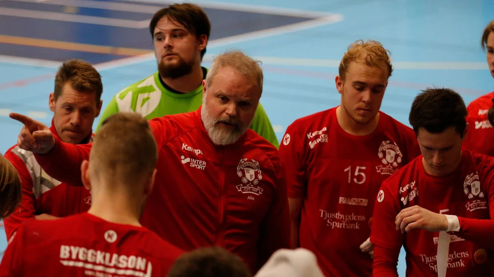 VHF:s tränare Alexander Meijer vill se sina spelare utvecklas den kommande säsongen i division 2.