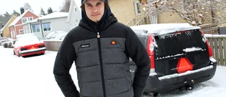 Allt fler exklusiva bilar byggs om till a-traktorer i Västervik • Oliver, 17: "Moppe kändes tråkigt"