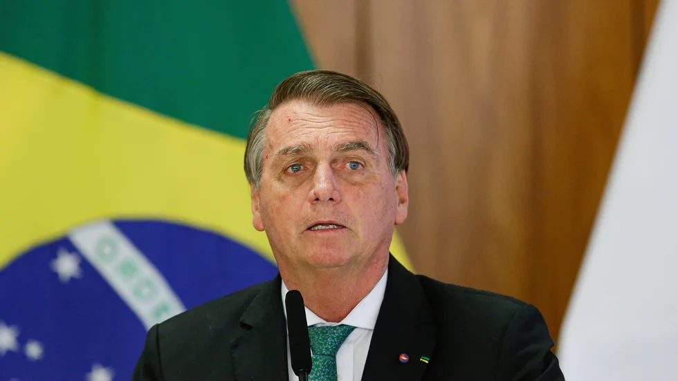 Brasiliens president Jair Bolsonaro har förts till sjukhus. Arkivbild