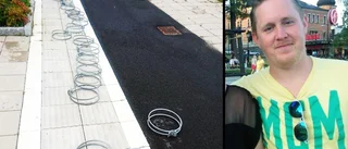 Cykelställ vandaliserades i Bureå – delarna spreds på gatan