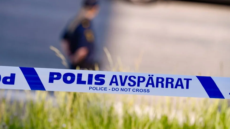 En 13-årig pojke har knivskurits vid en skola i Linköping.