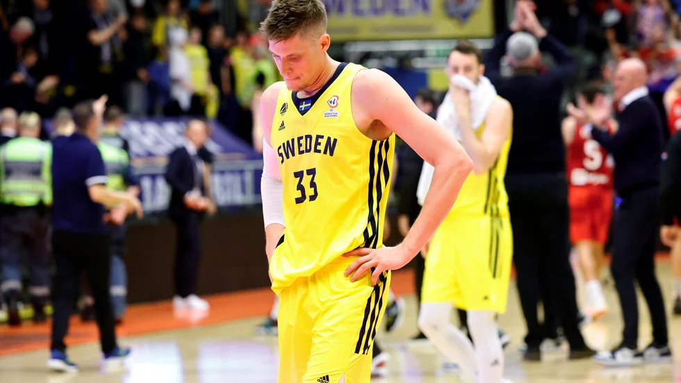 "Att han kastas ur det svenska landslaget på obestämd framtid tar jag för givet", skriver Tim Södergren efter Jonas Jerebkos märkliga klubbval.