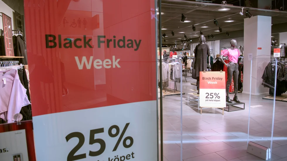 Under Black Week kan man liksom i mellandagarna fynda på kläder och andra dyrare varor.
