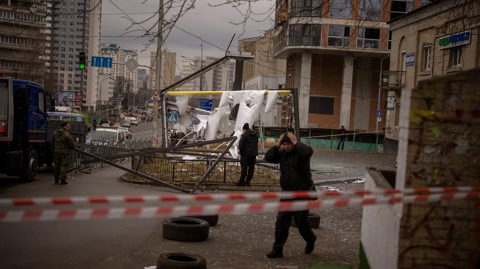 Under torsdagen spreds bilder inifrån det krigshärjade Ukraina. På Gotland samlas myndigheterna för en gemensam genomgång av hur ön påverkas.