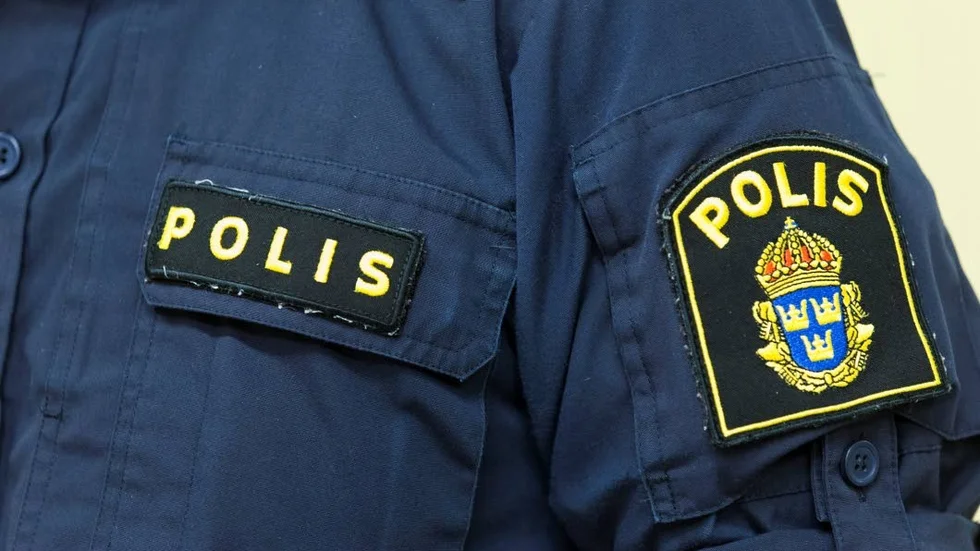 Då polisen inte kunde utesluta brott greps en person senare under torsdagskvällen.