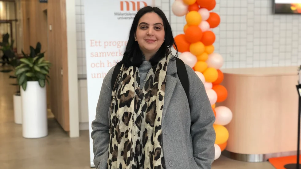 Clara Ruiz, 34 studerar till socionom på Mälardalens Universitet och jobbar extra inom LSS.