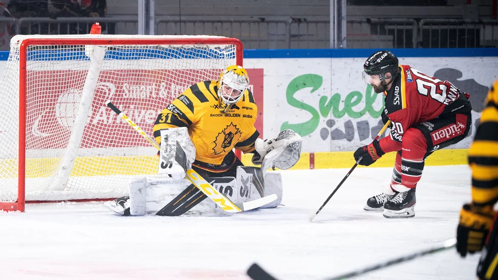 Luleå Hockeys Jack Connolly gjorde ledningsmålet mot Skellefteå AIK.