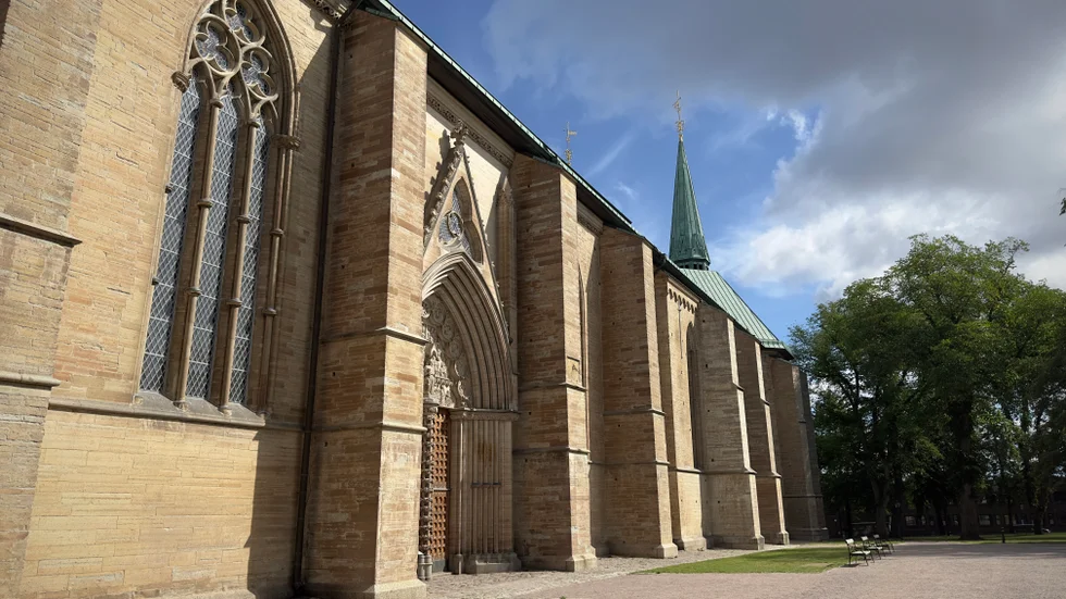Domkyrkan vann omröstningen om Linköpings vackraste byggnad. Varför vann den? Hör motiveringarna här.