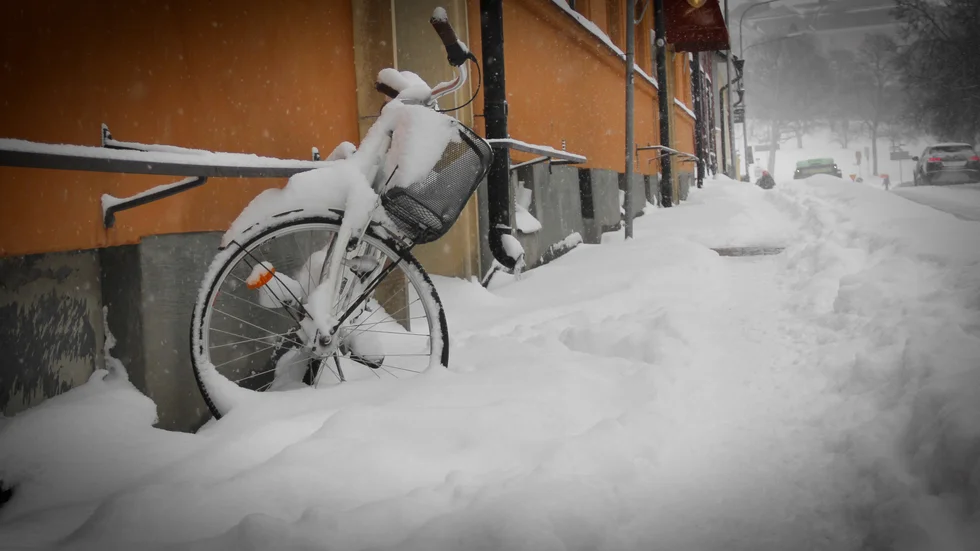 Under tisdagen var det inget vidare cykelväder vid Slottet i Uppsala.