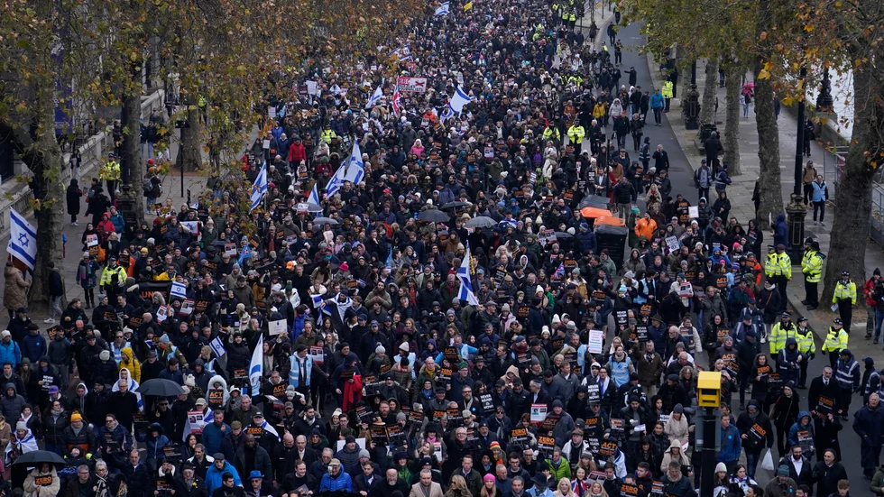 Även Storbritanniens tidigare premiärminister Boris Johnson deltog i demonstrationståget.