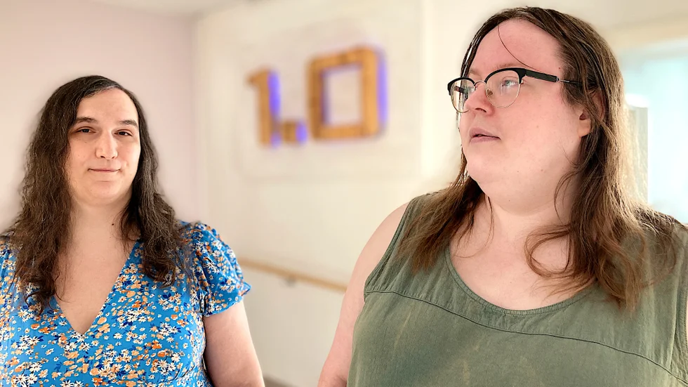 Emma Karlholm och Sofie Löfgren är arga och besvikna över nedläggningsbeslutet för Onedotzero.