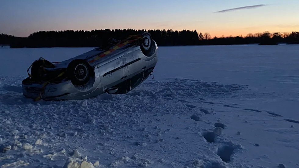 Strax innan 16-tiden larmades SOS med anledning av en trafikolycka på väg 957 strax söder om Vansö.