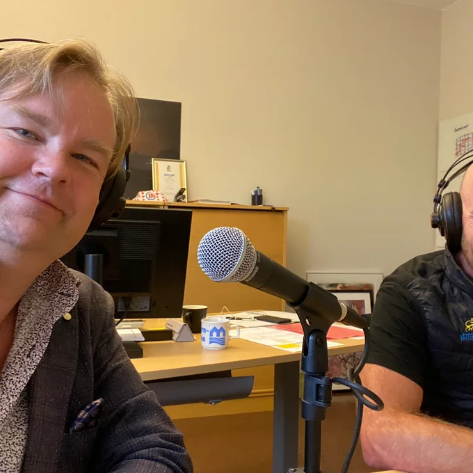 Radiosnack. På Vätternrundans vd Oskar Sundblads arbetsrum på Idrottsparken i Motala är veckans podd inspelad. Om kommande Vättern bike games och om framtiden. Plus en del Gotland.