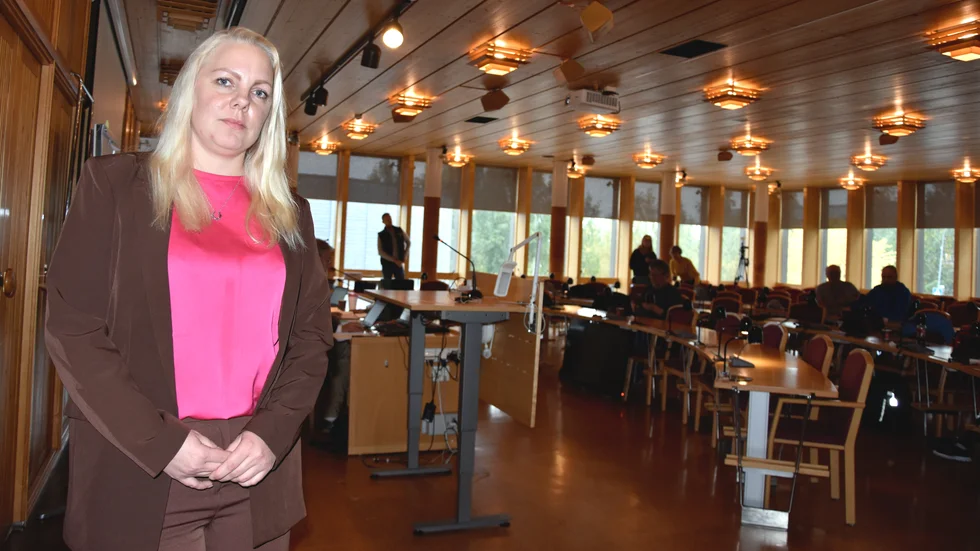 "Det första uppdraget, den första prioriteringen, är att titta närmare på anmälningarna, anklagelser om att det skett saker som inte får ske i skolan" säger Viktoria Wikström.