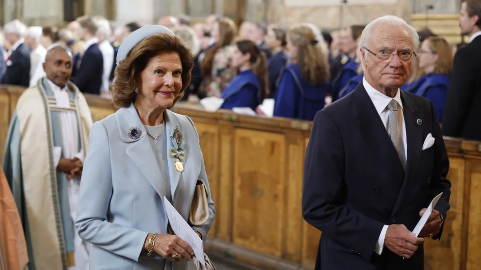 Kung Carl Gustaf och drottning Silvia lämnar tacksägelsegudstjänsten, Te Deum, i Slottskyrkan i Stockholm.