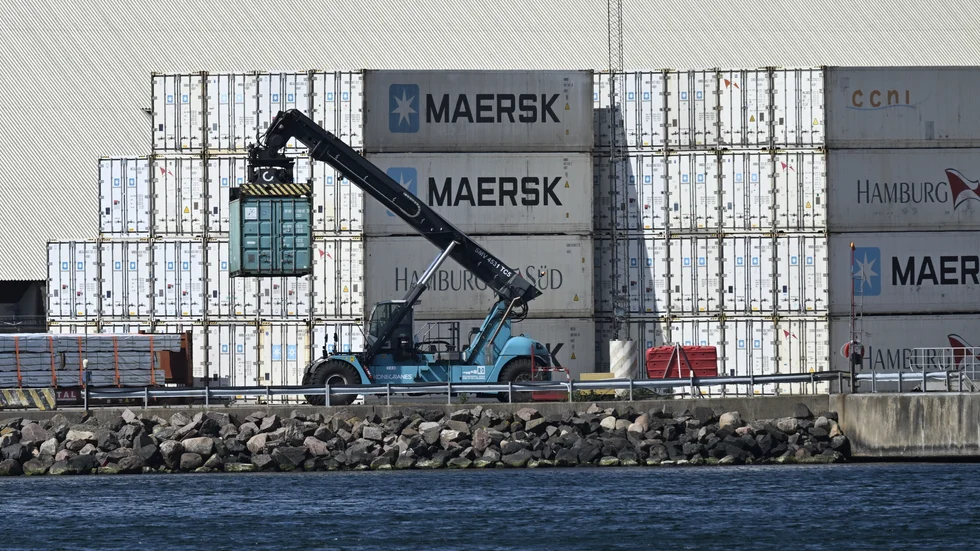 Containrar från bland annat Mærsk i hamnen i Helsingborg. Arkivbild.