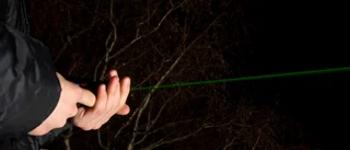 Ungdomar lyste med grön laser