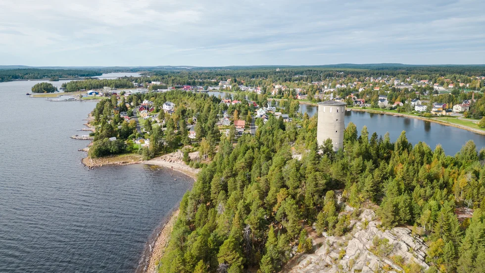 Det gamla vattentornet i Skelleftehamn ligger vackert beläget på Kallholmen.