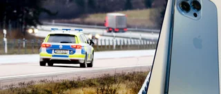 Polisen glömde misstänkts telefon på biltaket – körde iväg