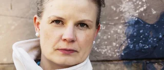 Nervkittlande när Lina Stoltz utforskar sanning och lögn