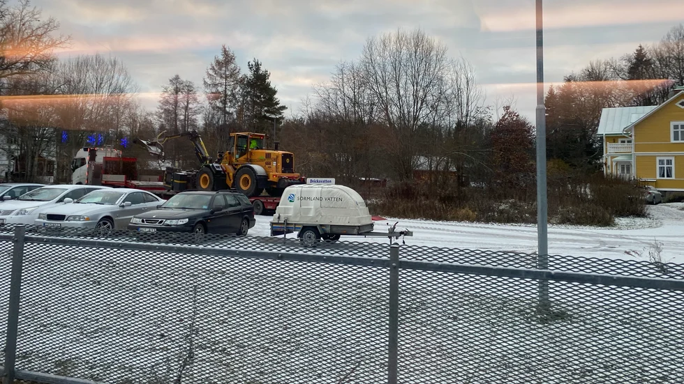 En stor vattenläcka har uppstått i Hälleforsnäs.