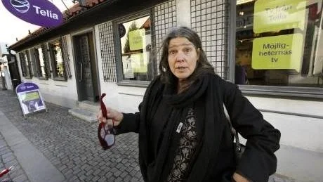 Irriterad. Måna Engström säger att hon fått ett trevligt bemötande från dem hon pratat med hos Telia. Men det irriterar henne att hon själv måste vara pådrivande för att något ska bli gjort.FOTO: rolf JÖNSSON