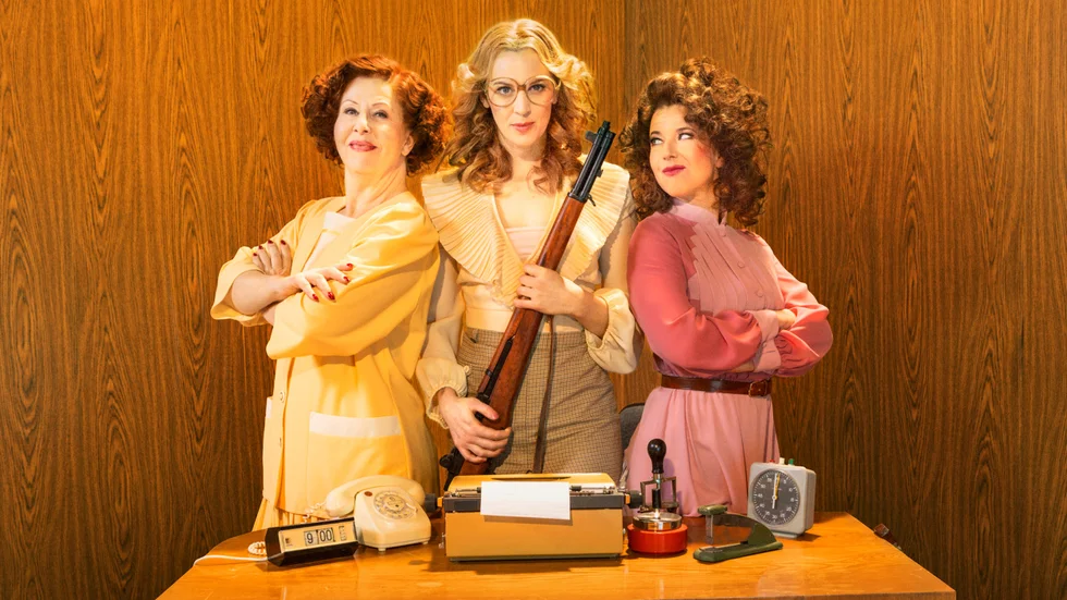 Pia Johansson, Linda Kulle och Frida Öhrn har tre av de mest framträdande rollerna i "9 to 5".