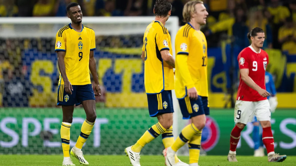 På tre minuter i början av andra halvlek släppte Sverige in två mål.