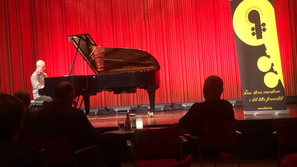 Den norske pianisten Helge Kjekshus bjöd på norska folktoner samt en lika poetisk som dynamisk Rachmaninov i Kulturens hus lilla sal på onsdagskvällen.