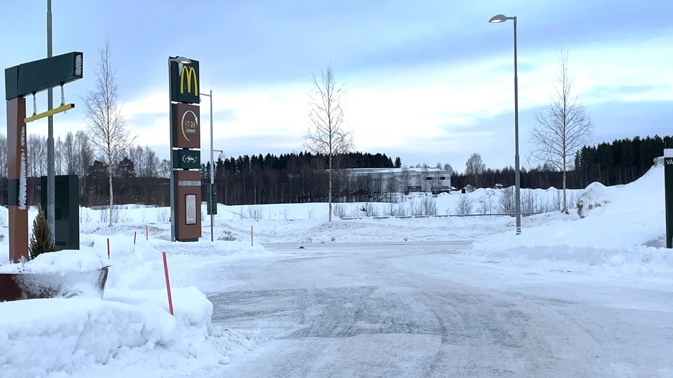 Anderstorp handelsområdet är planerat på Andra sidan McDonald´s på och i riktning mot Nålvägen.
