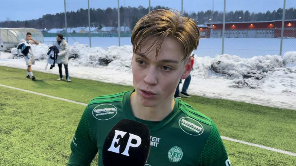 Axel Svejer provspelade med ESK mot Djurgårdens u19-lag.
