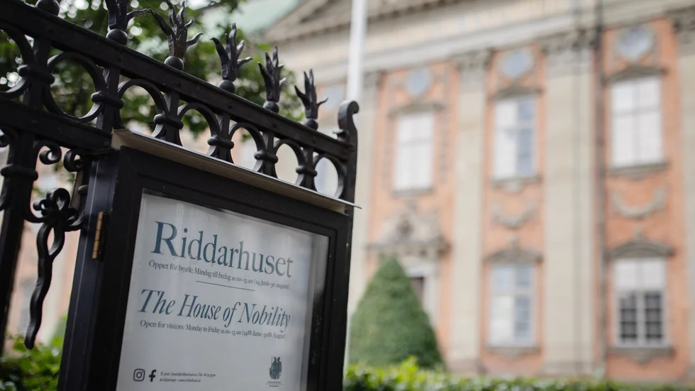 Marken i Horn-Hycklinge, där det nu finns planer på vindkraftsbygge, testamenterades en gång av Otto Göran Pauli till Riddarhuset. "Stockholmsadeln vill nu genom vindkraftsutbyggnad ta in ytterligare 8-10 miljoner om året på bekostnad av vår livsmiljö", skriver Pierre Ländell, LPo Kinda.
