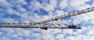 Läsarbild: Kranar över himlen vid Multiaktivitetshuset