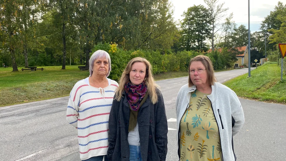 Karin Fluor, Maria Lundahl och Kerstin Swärd tycker att det är otäckt med de höga hastigheterna genom Edsbruk.