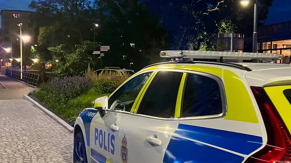 Flera polispatruller, ambulans och räddningstjänst larmades på måndagskvällen till en befarad drunkning i Stångån i centrala Linköping.