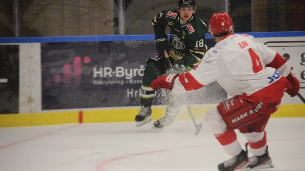 Edvin Wiklund svarade för 2-4-reduceringen och ESK gav det en chans i slutperiodens sista tre minuter, men istället ökade Nyköping på.