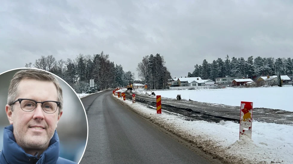 Johnny Ljung försvarar bygget av den nya gång- och cykelbanan utmed Norrköpingsvägen. 