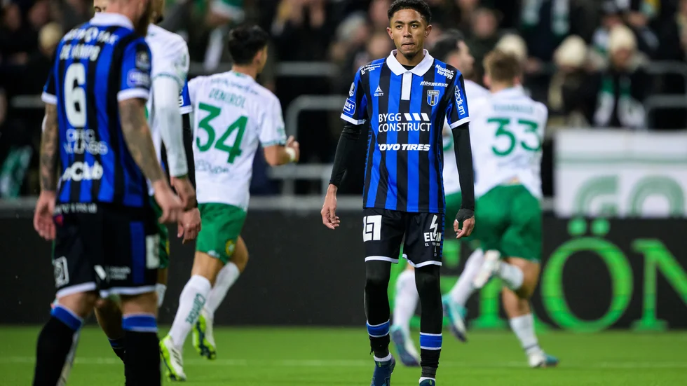 Tashreeq Matthews under matchen mot Hammarby. 