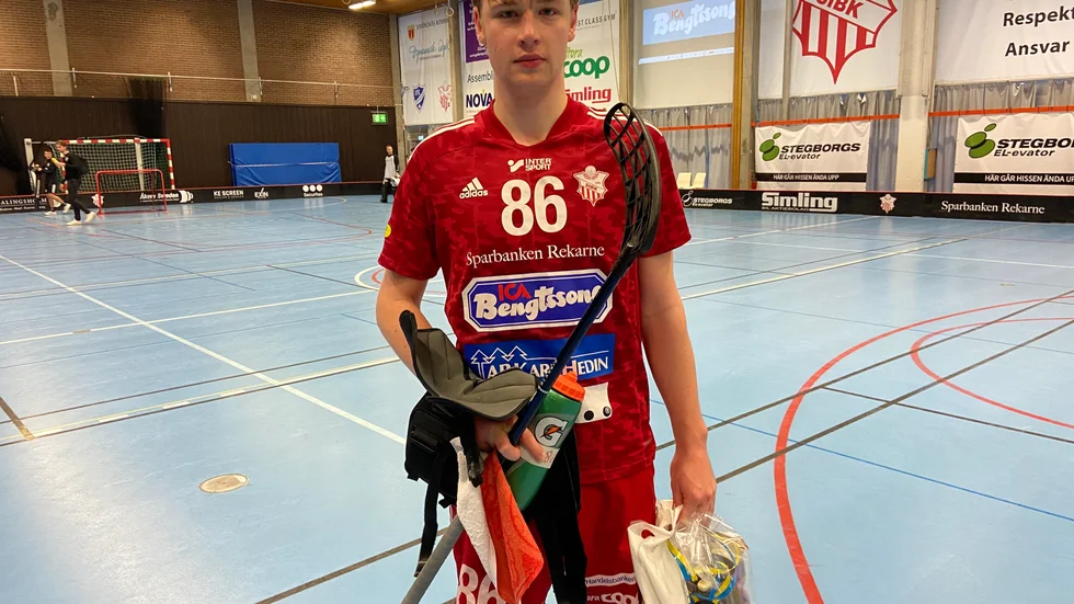 Tim Lindgren spräckte nollan i förlustmatchen mot Hovslätt och fick dessutom ta emot pris som SIBK:s främste.