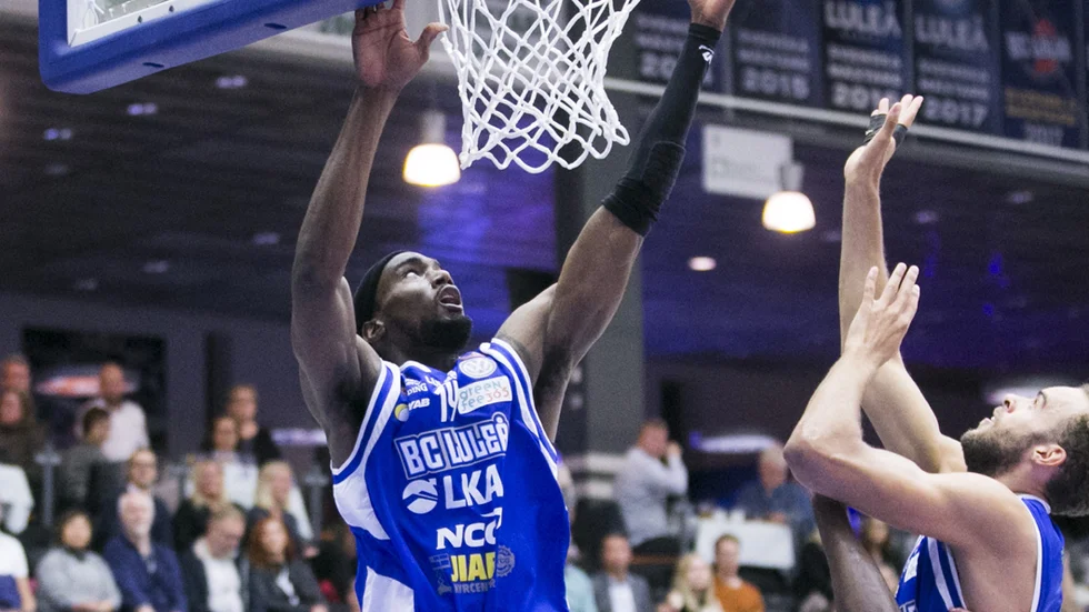 LaRon Smith är aktuell för spel mot Köping Stars.