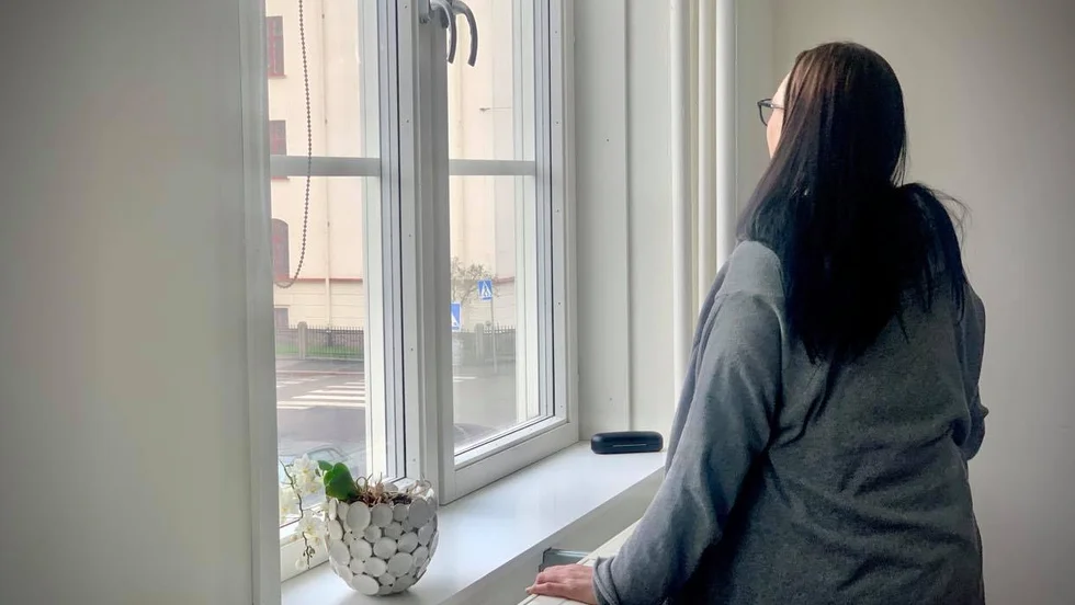 Frida kan inte arbeta kvar på Myntan. "Jag har till och med hostat blod på grund av torra slemhinnor". 