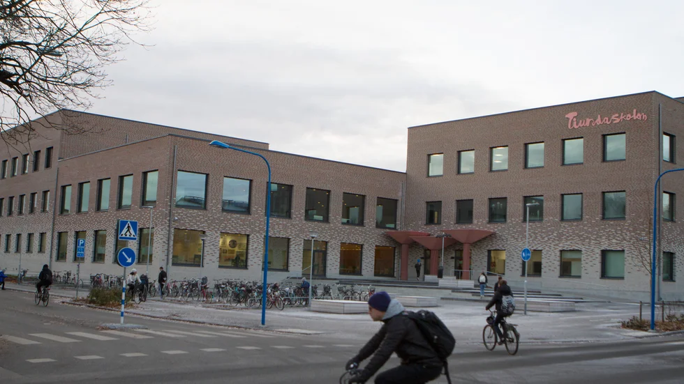 Arbetsmiljöverket riktar kritik mot Tiundaskolan för det material som personalen ska luta sig mot vid en hotfull eller våldsam situation.