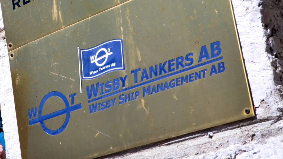 Wisby Tankers AB byter bahamansk flagg mot svensk för två fartyg.
