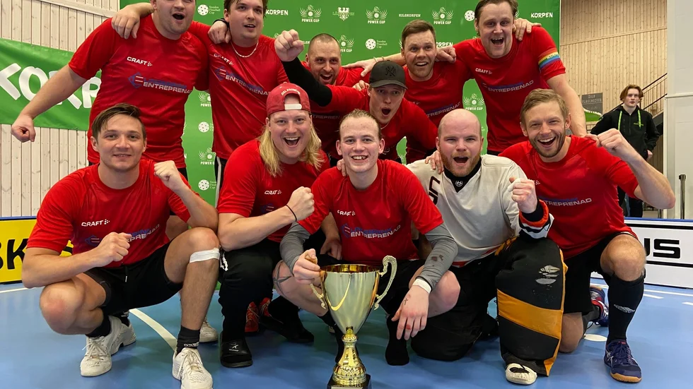 Överst: Emil Lindberg Ekberg, Joel "Norsken" Yngwe, Martin Sundberg, Andreas "Svenne" Svensson, Christoffer Yngwe, Pontus Nordlund
Nedre: David Nieminen, Pontus Kappel Eriksson, Martin Eklund, Jens Jakobsson, Rickard "Rille" Söderberg
