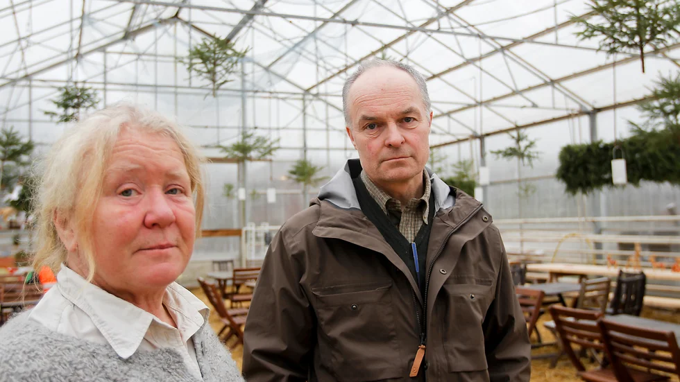 En 54-årig man från Piteå åtalas för skadegörelse efter att han ska ha slängt ut en spis genom ett fönster. 