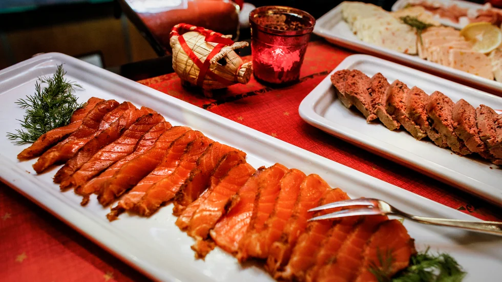 Två lokalföreningar i Knivsta vill bidra till ökad gemenskap och ordnar julbord för alla.