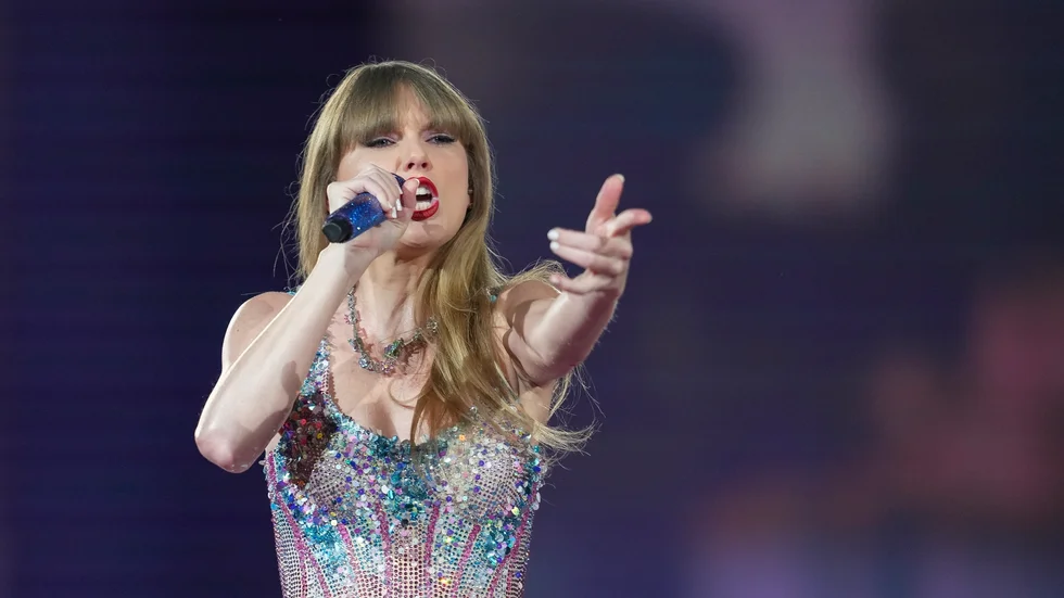 Taylor Swift gör i genomsnitt hela tretton ombyten under en konsert. Här under en konsert i Tokyo under "The Eras Tour" tidigare i februari.