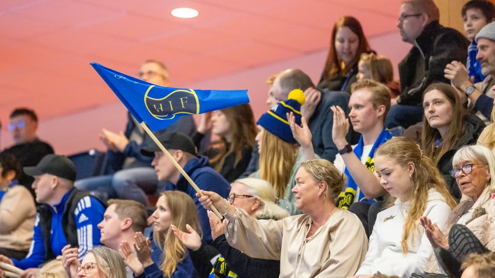 Trots att matchen saknade betydelse så fanns det många Hagundasupportrar på plats för att heja fram hemmalaget.