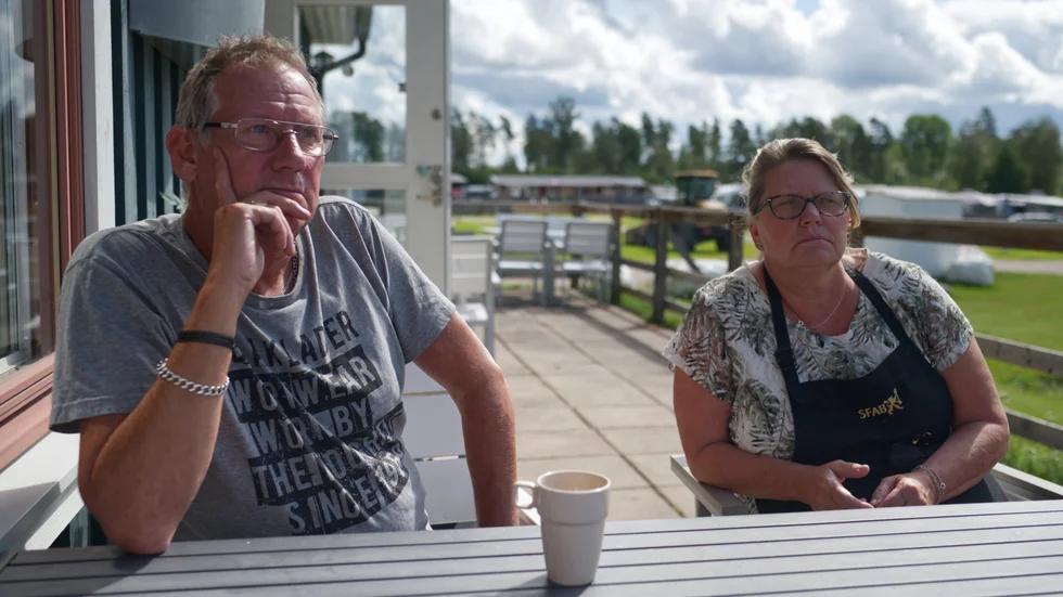 Peter Johnson och Catharina Hassarby är bekymrade över strandskyddsfrågan.